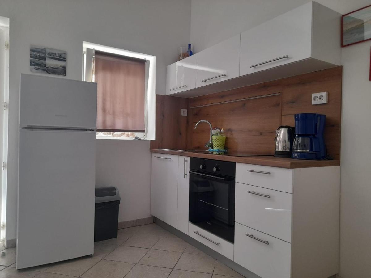 Rooms & Apartments Kaurloto باغ المظهر الخارجي الصورة