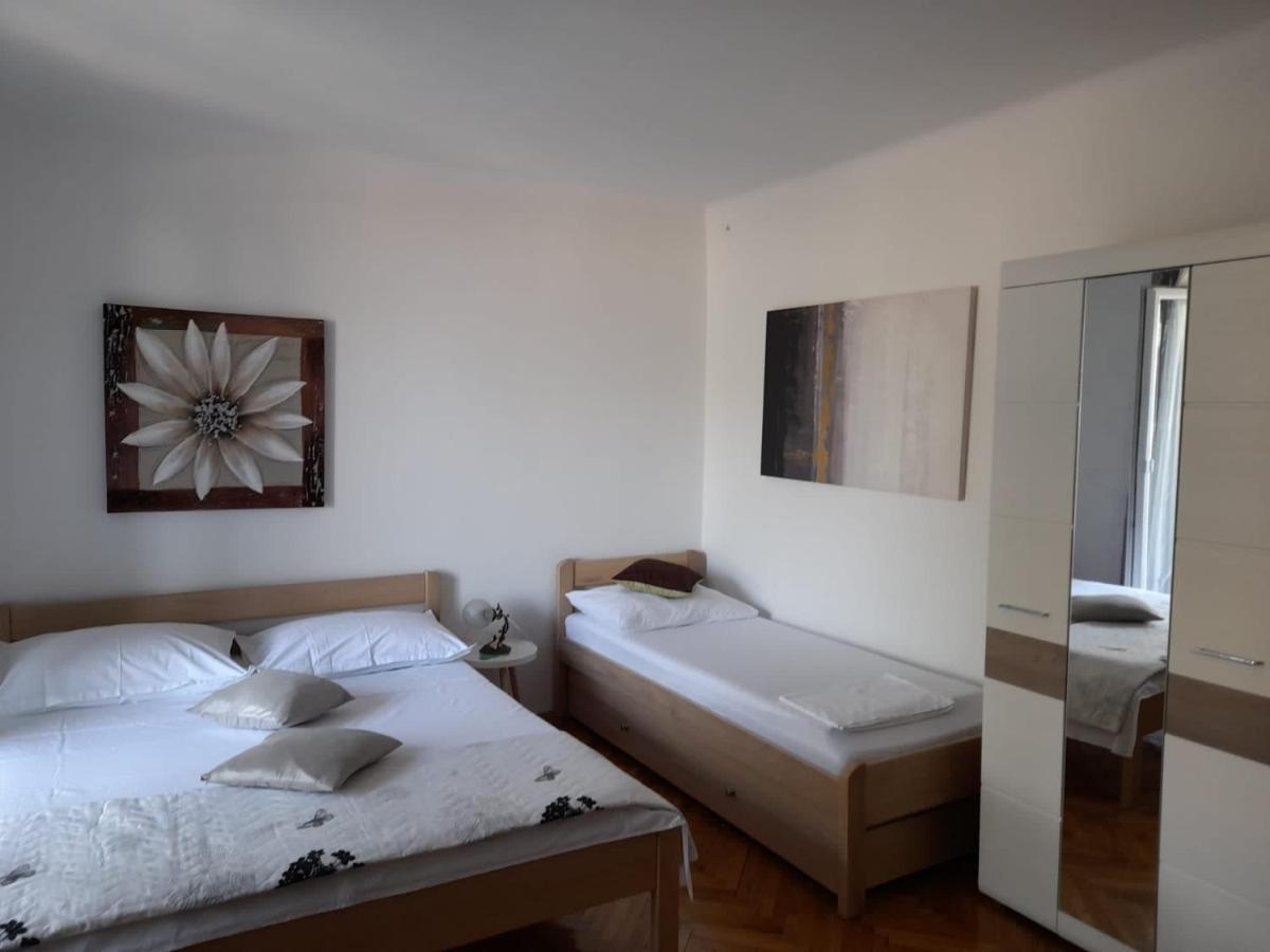 Rooms & Apartments Kaurloto باغ المظهر الخارجي الصورة