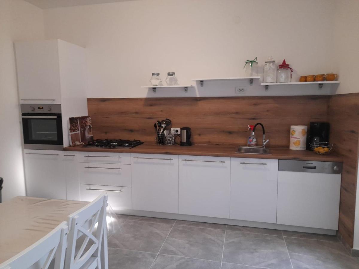 Rooms & Apartments Kaurloto باغ المظهر الخارجي الصورة