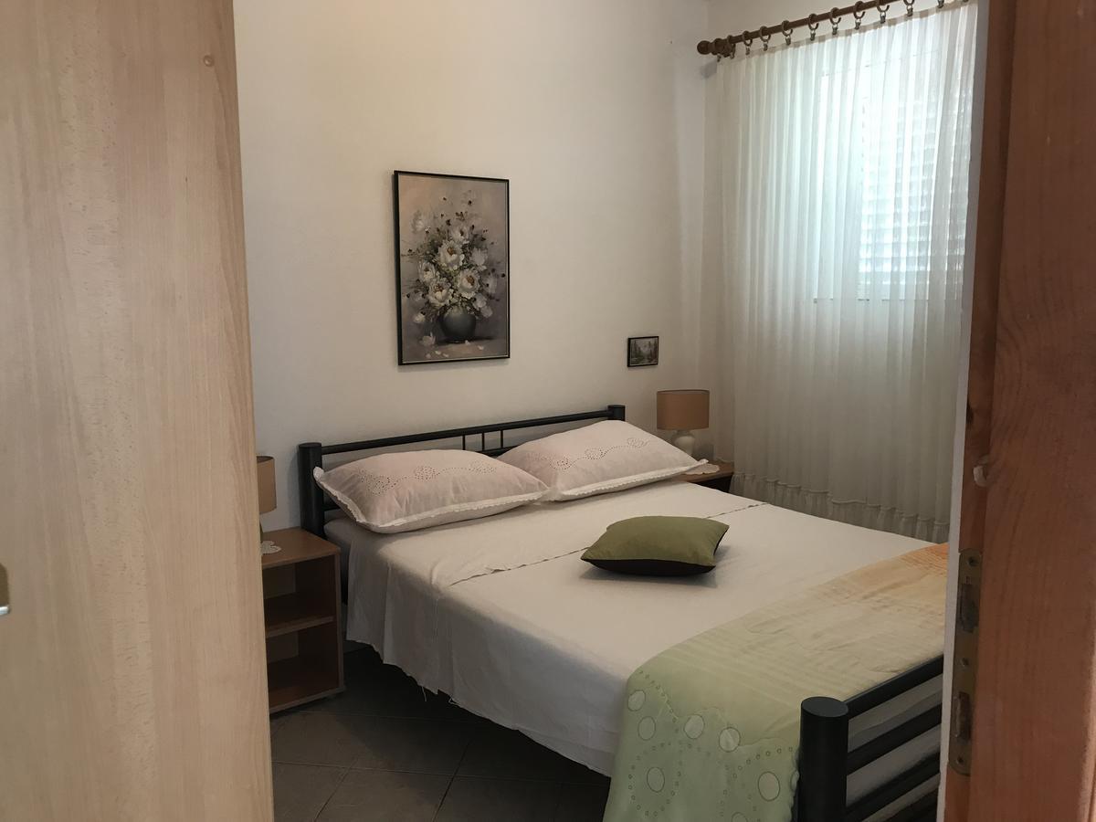 Rooms & Apartments Kaurloto باغ المظهر الخارجي الصورة