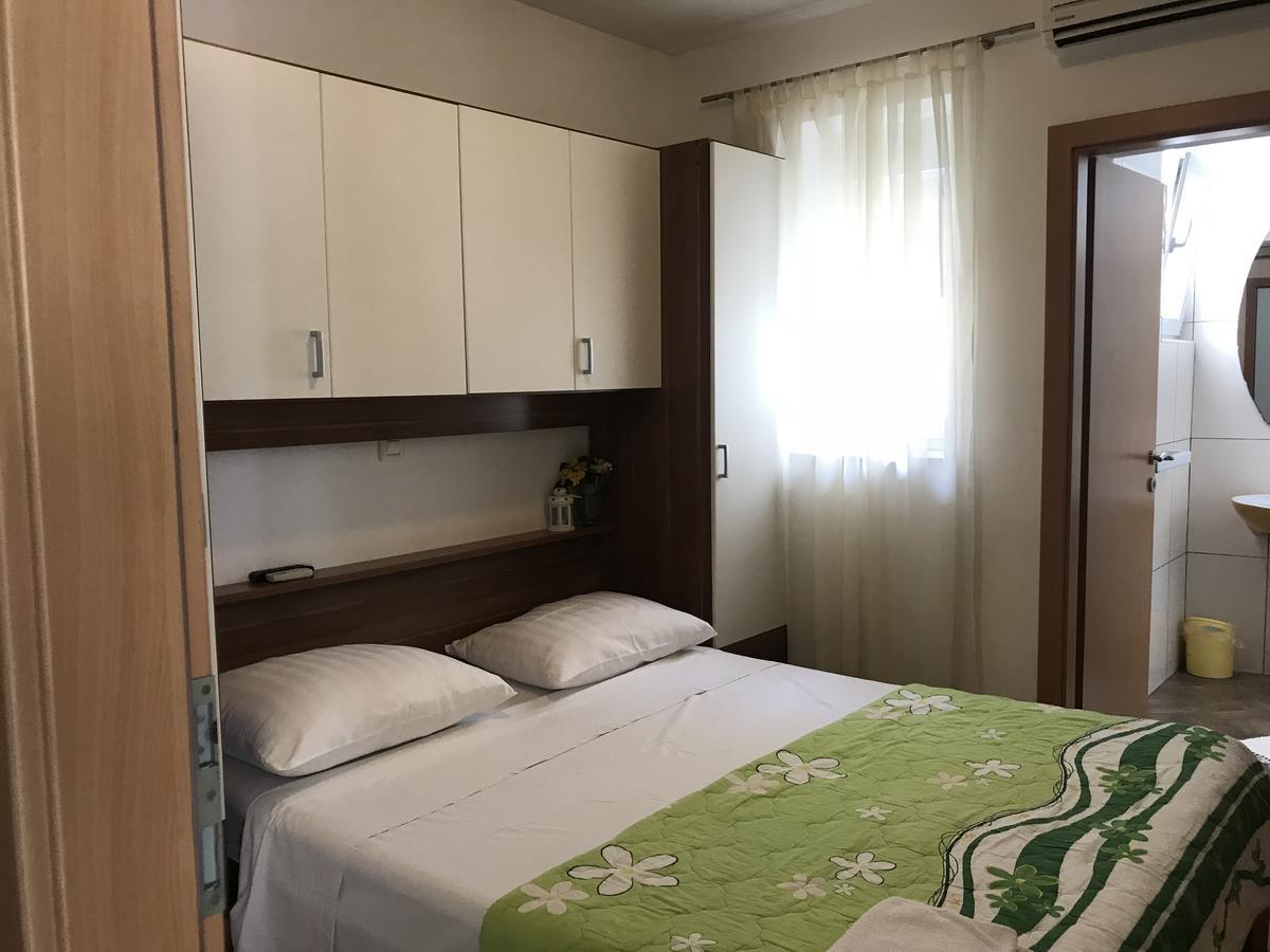 Rooms & Apartments Kaurloto باغ المظهر الخارجي الصورة
